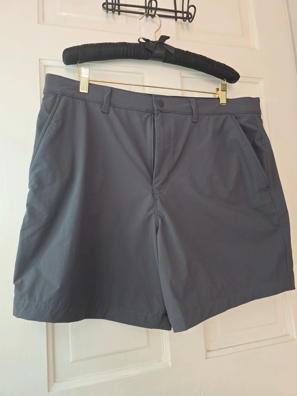 American Eagle Outfitters Men's Hybrid Shorts in Charcoal
